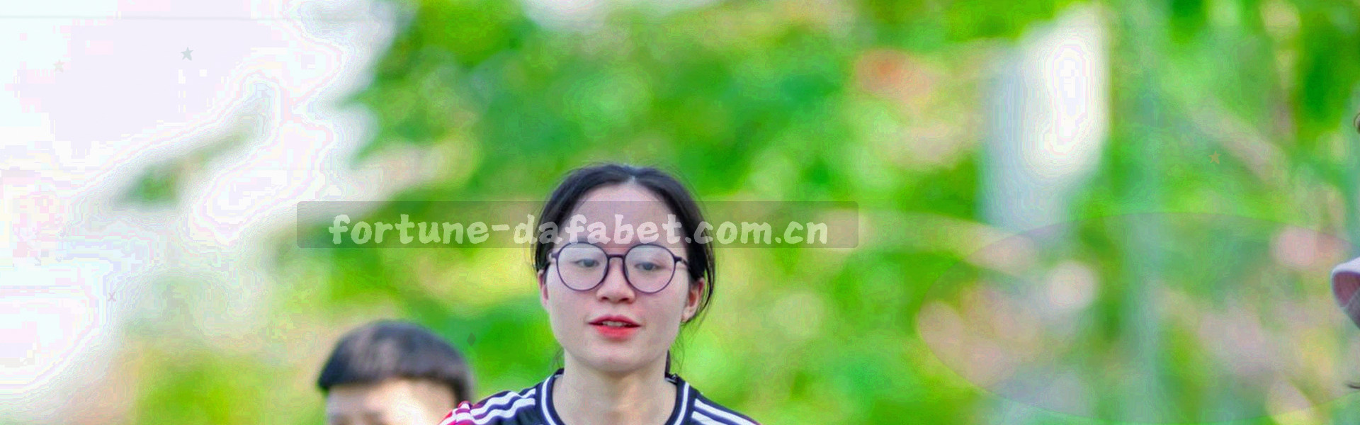 金色服务器机房与数据光效